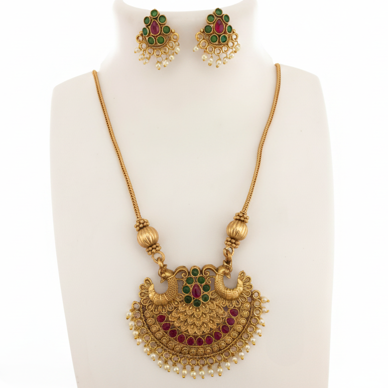 Statement peacock pearl and gold pendant Chain set