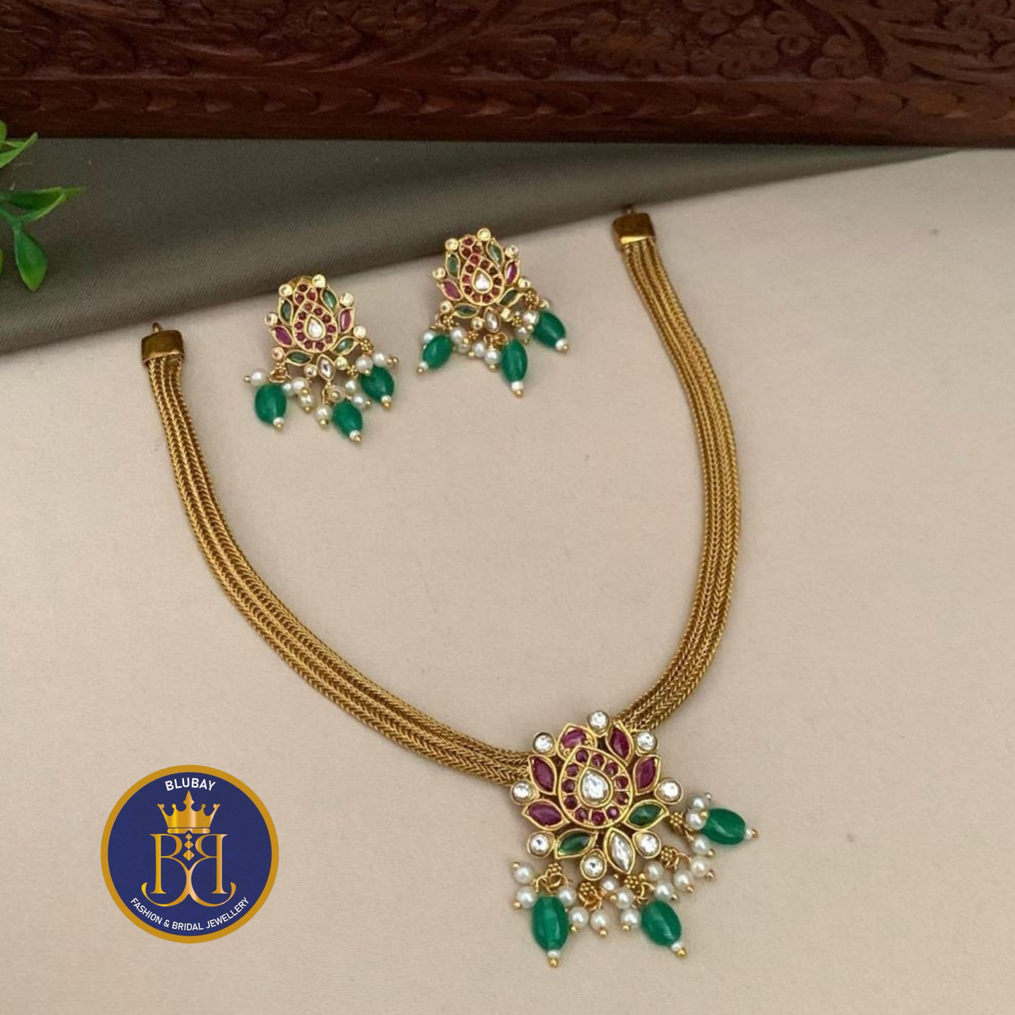 Single Lotus kemp stone studded attigai Necklace set with pearl and beads clusters