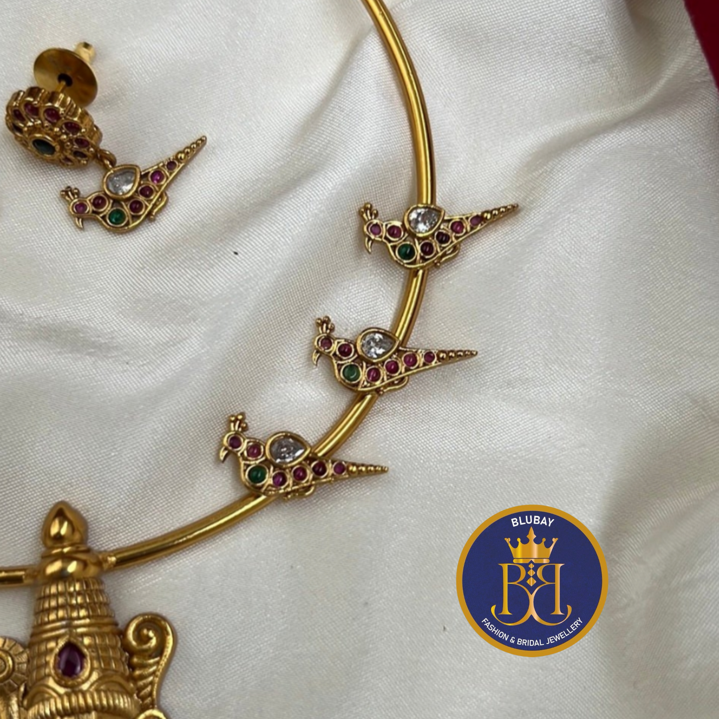 Balaji Namo Narayana Vigneswara golden kundan and kemp Hasli Necklace set