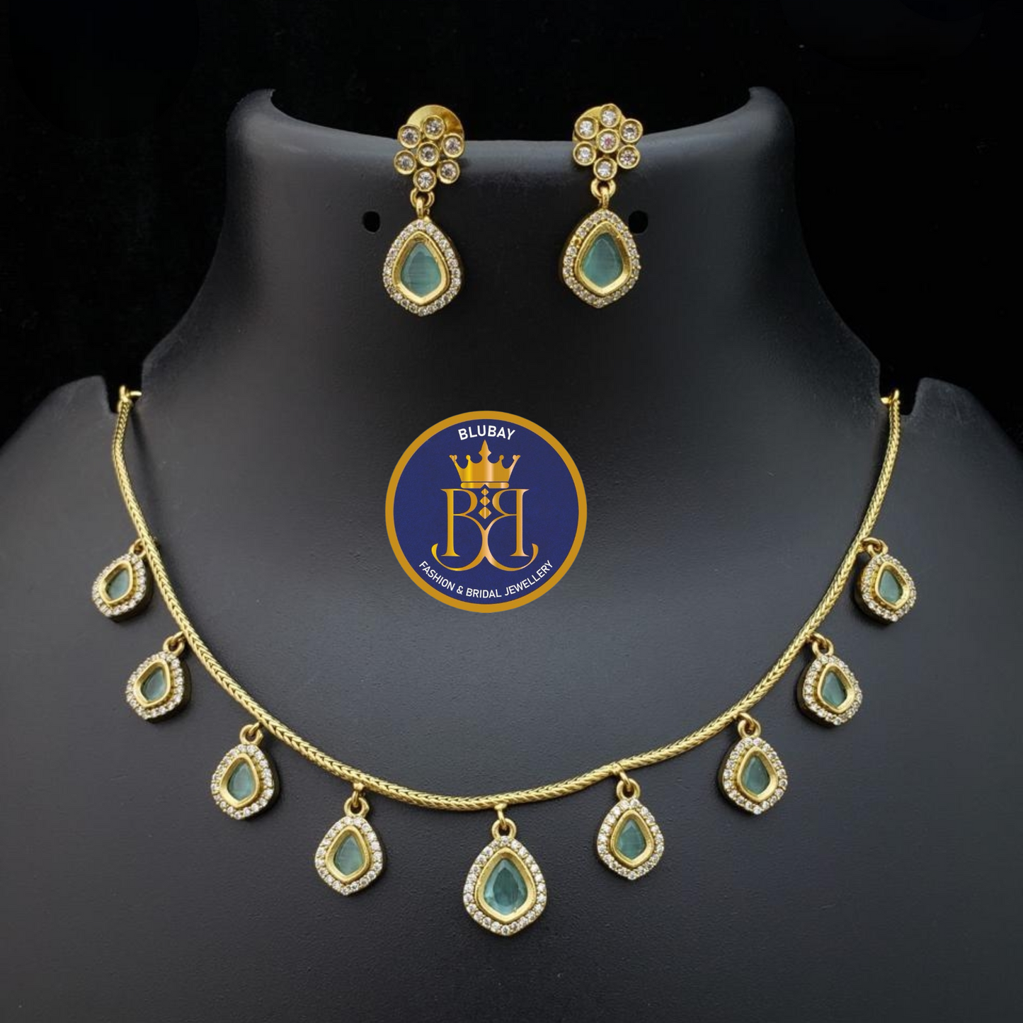Turquoise sea green chain of droplets golden antique Necklace set with diamonds