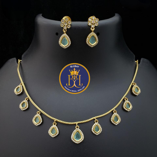 Turquoise sea green chain of droplets golden antique Necklace set with diamonds