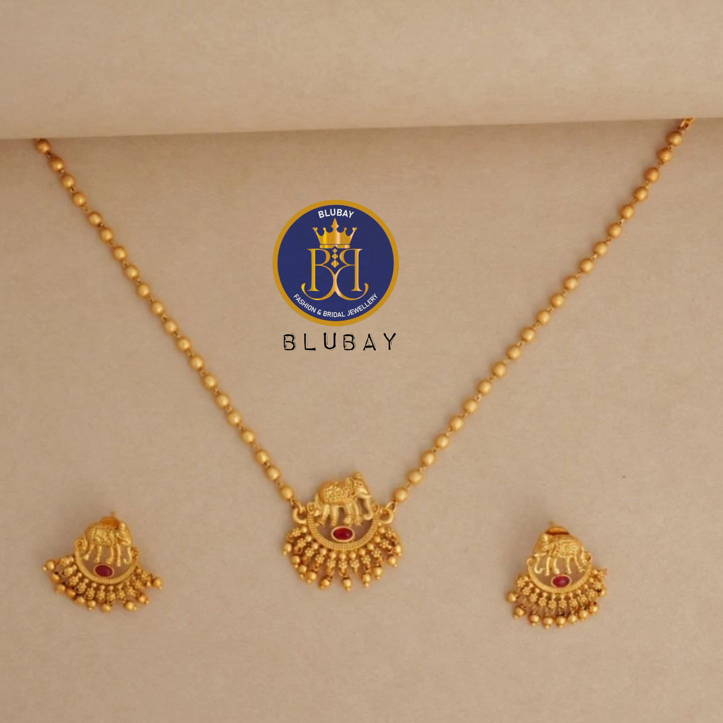 Gaja Golden bead short pendant chain set