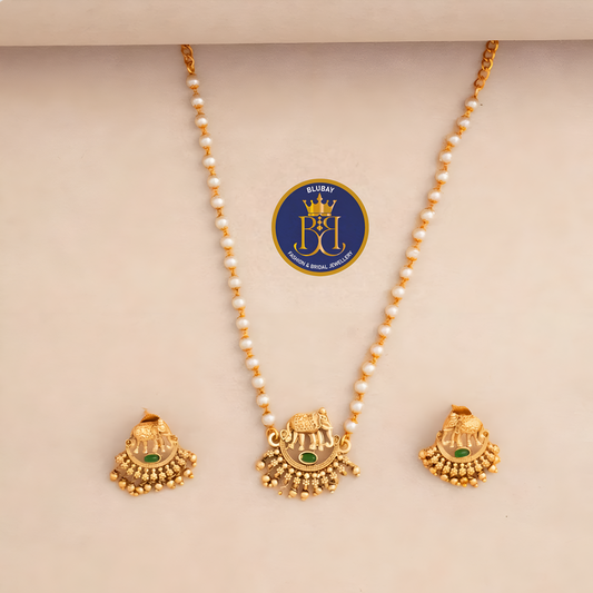 Budgeted gaja pearl Chain pendant set