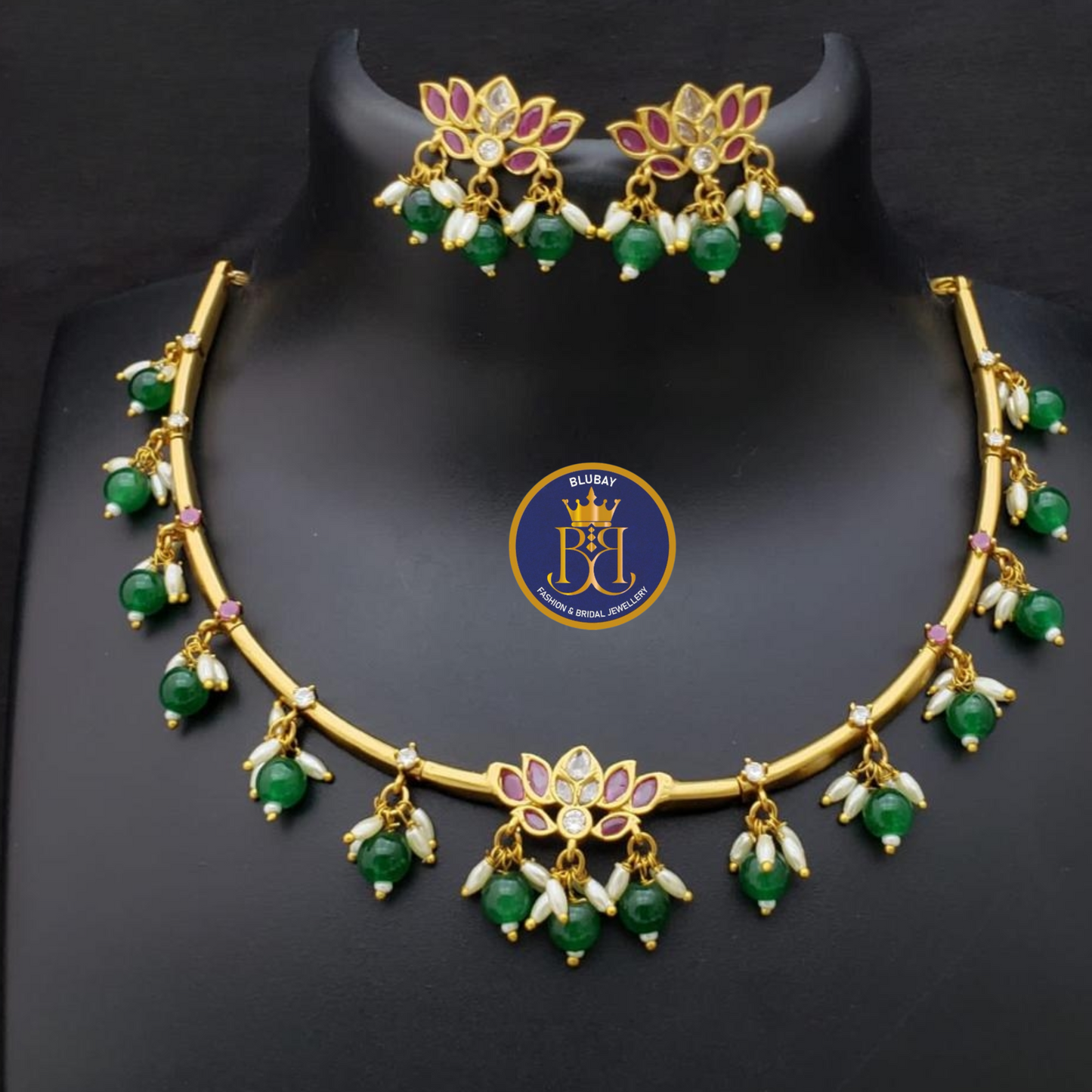 Lotus and green beads gold plated Hasli pipe Necklace set